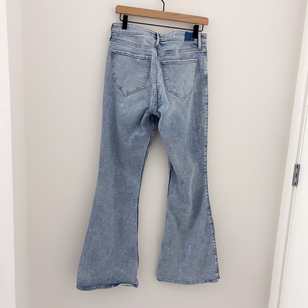 Abercrombie & Fitch The Flare Ultra High Rise Light Wash Jeans Size 29/8 - Picture 4 of 4